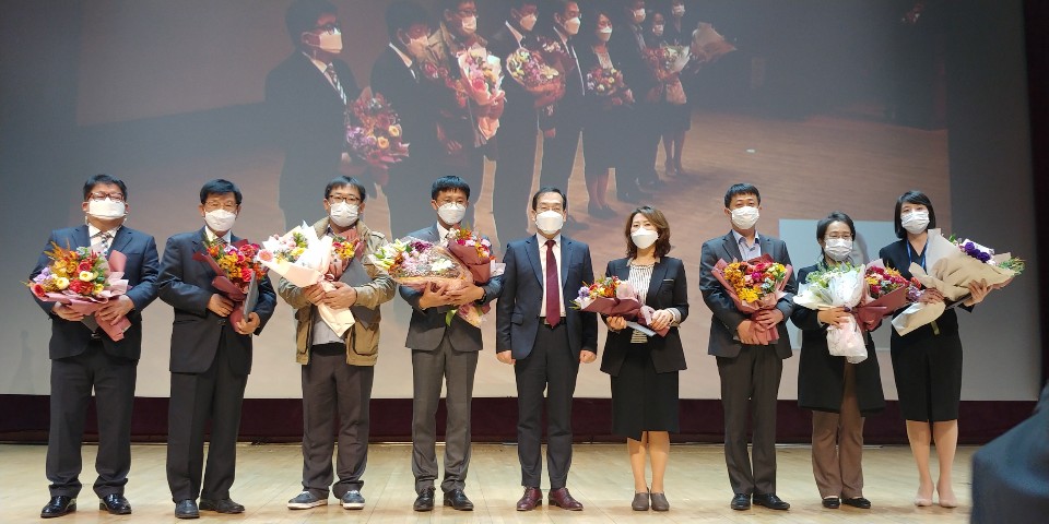 [2020.10.29]2020 전라북도 인권문화축제개회식 도지사 표창장 수상2.jpg